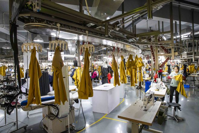 2025服裝業(yè)&ldquo;半年考&rdquo;:零售增速放緩,運(yùn)動(dòng)品牌領(lǐng)跑資本賽道