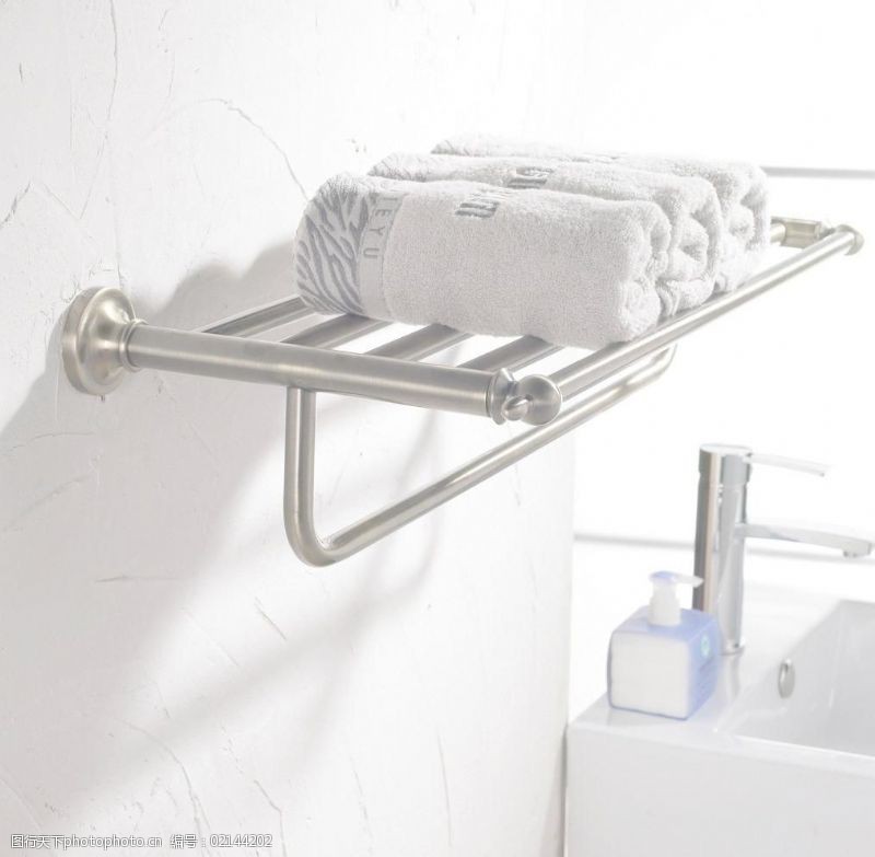 智能毛巾架 現(xiàn)代衛(wèi)浴空間的智能美學(xué)與實用升級